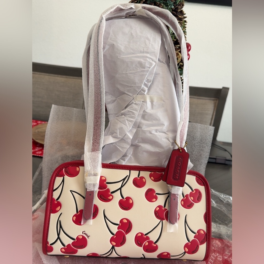 Swing Zip Bag with Cherry Print and Cherry Charm ๐ Limited Re-edition from 1998 - Picture 5 of 15